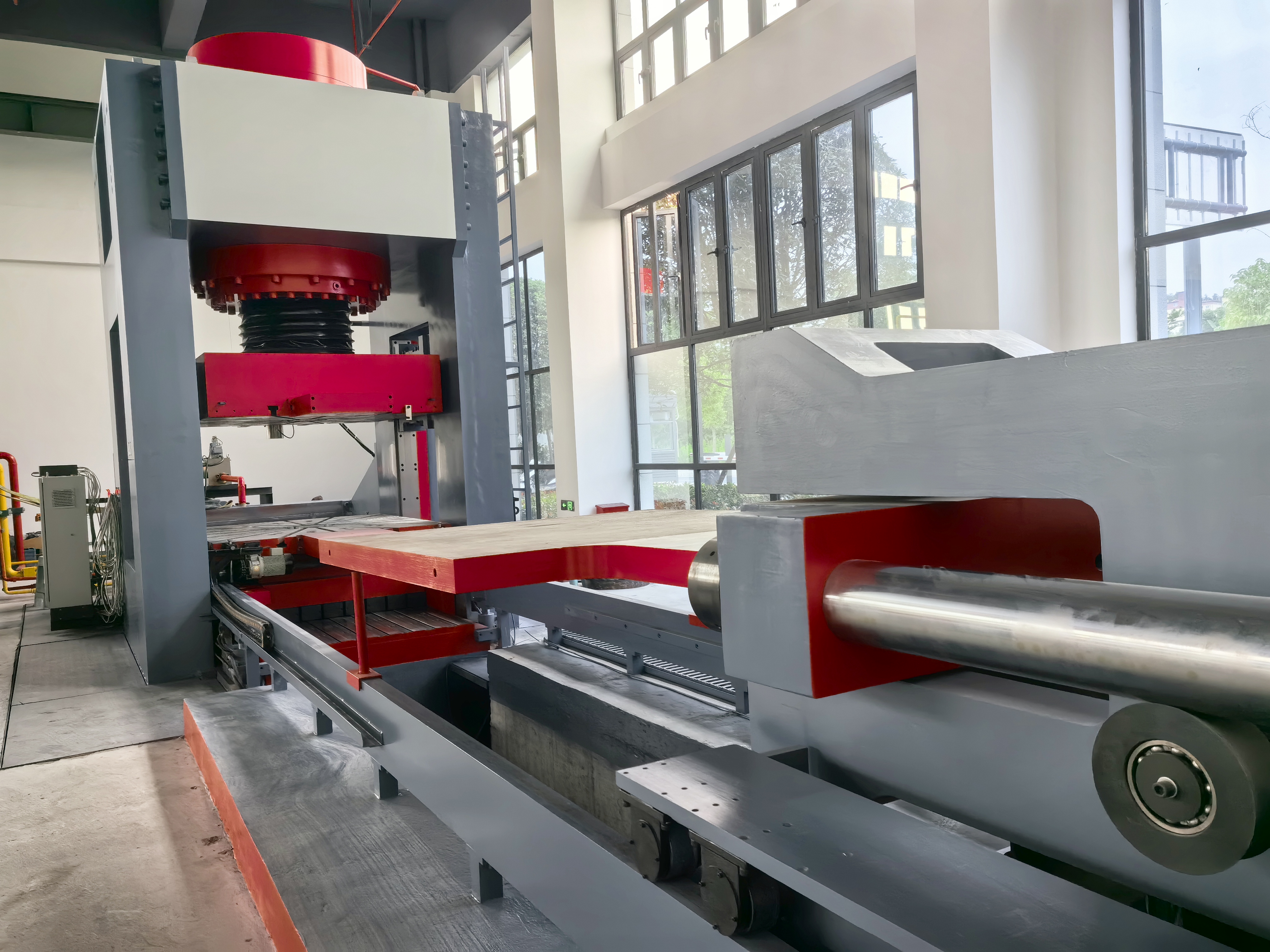 YJW-20000型微机控制电液伺服压剪试验机(动､静态)