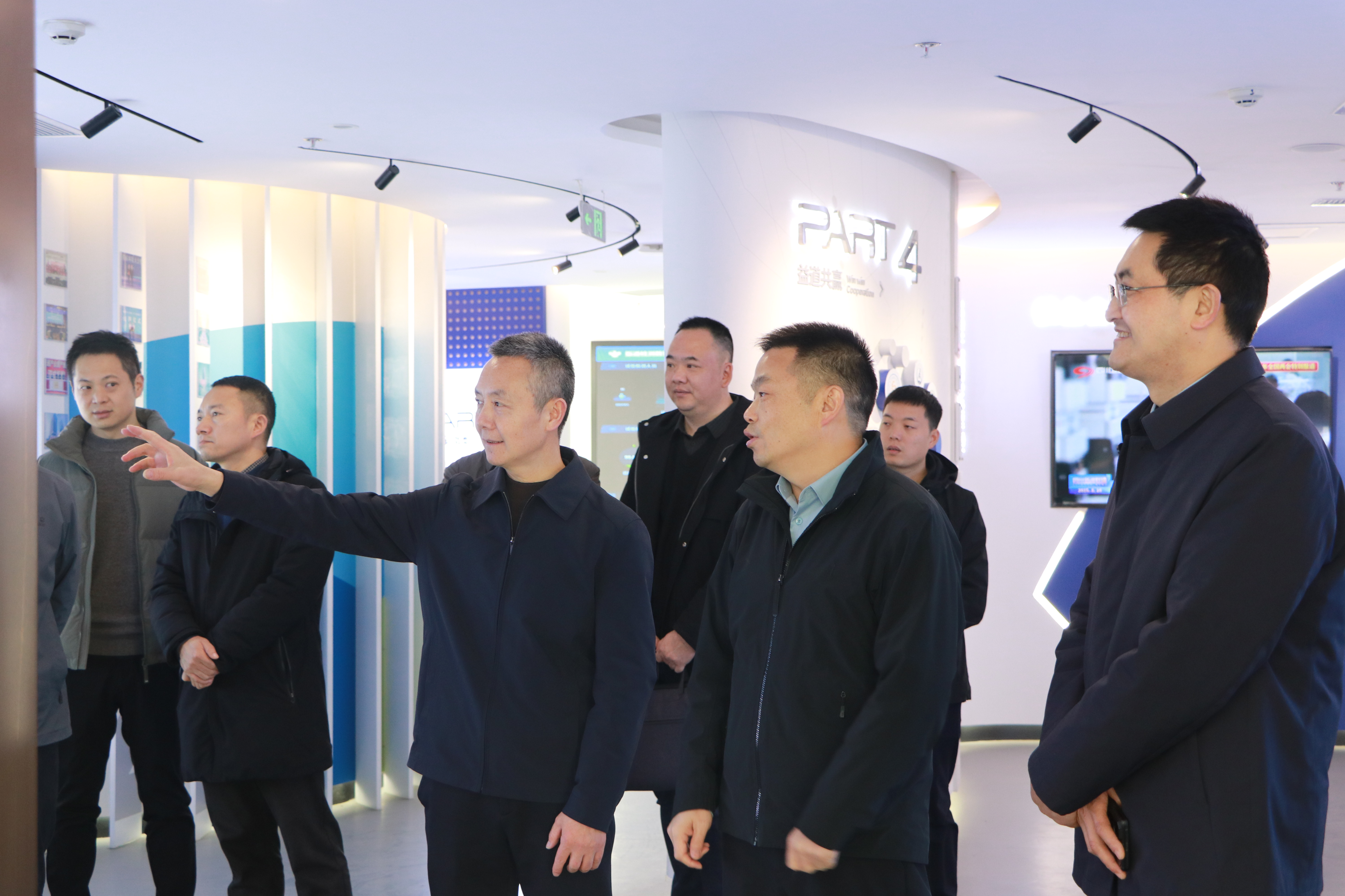 ZTJC︱涪城区委副书记、区长唐顺江一行莅临suncitygroup太阳新城调研指导