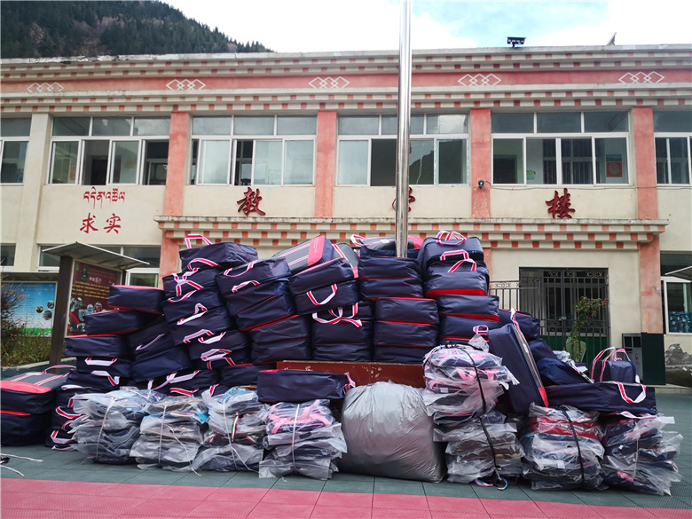 送温暖，献爱心——四川suncitygroup太阳新城走进甘孜·色达