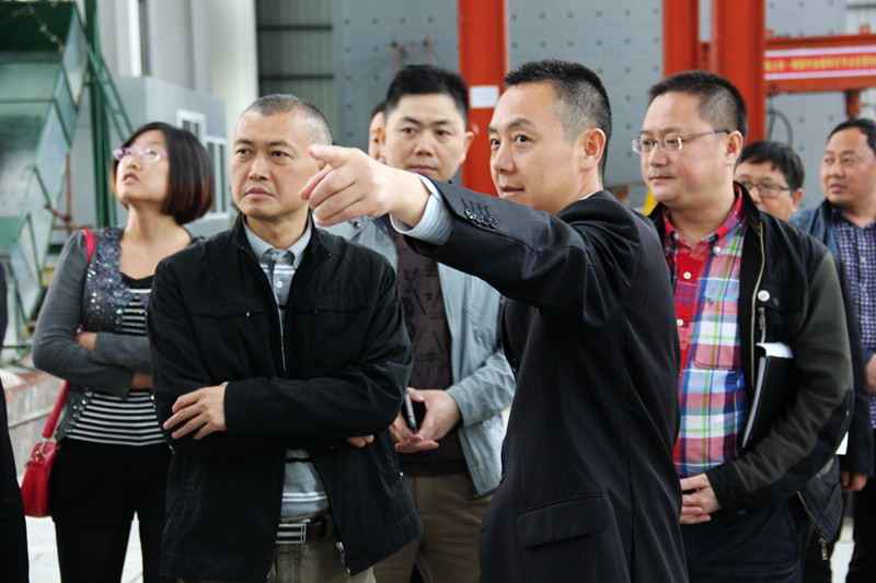 公司顺利通过四川省质量技术审查评价中心专家评审组资质认定现场复评审